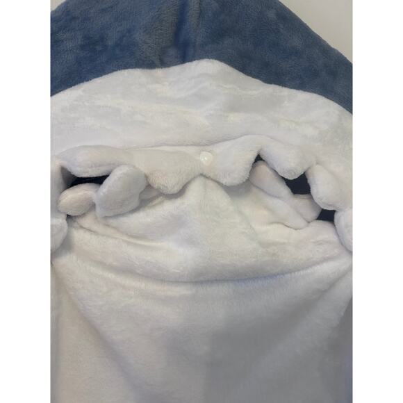 Shark Wearable Blanket Hoodie Adult Size Small - Picture 5 of 6